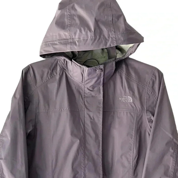 THE NORTH FACE NWOT HYVENT 2.5 L QUIANA WOMEN’S RAIN JACKET | SIZE: SMALL PETITE - Picture 2 of 11